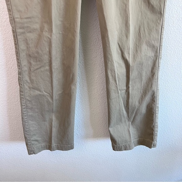 Dockers Premium Men’s Flat Front Straight Fit Khaki Pants - Picture 3 of 14
